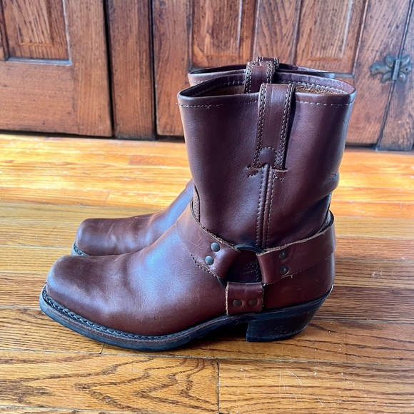Women’s Frye Harness 8R Boots - Picture 5 of 7